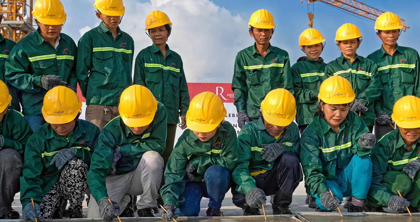 Vì sao doanh nghiệp cần đầu tư đồ bảo hộ lao động chất lượng? (Phân tích chi tiết)